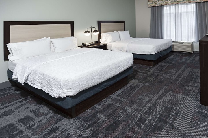 Hampton Inn & Suites Raleigh Downtown