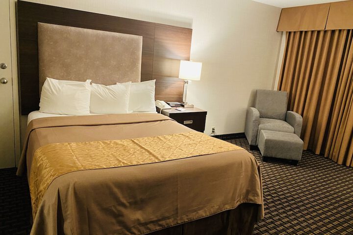 Ramada by Wyndham Belleville Harbourview Conference Centre