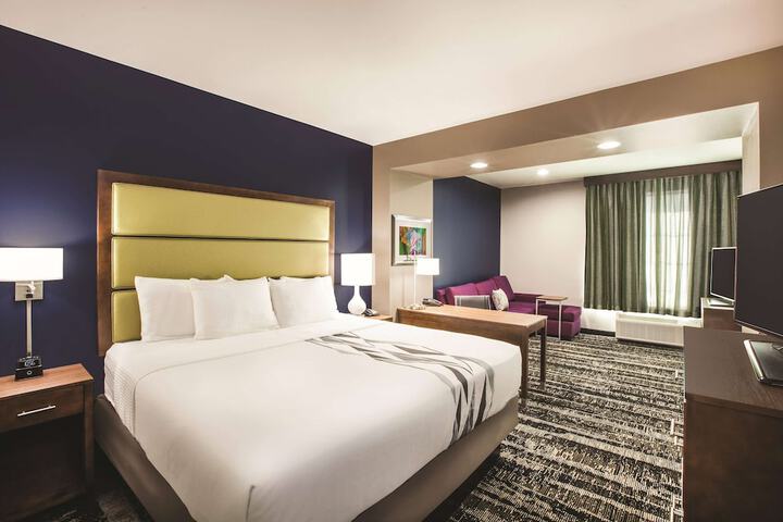 La Quinta Inn & Suites by Wyndham Baton Rouge - Port Allen
