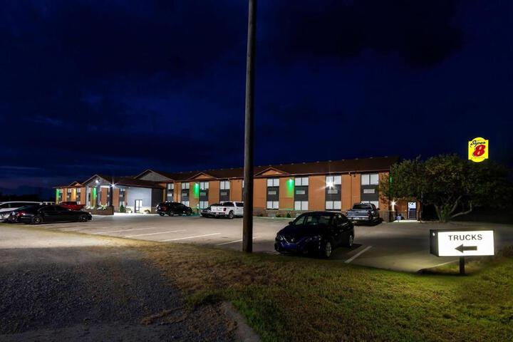 Super 8 by Wyndham Marston