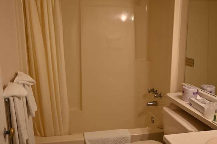 Room 52 of 112