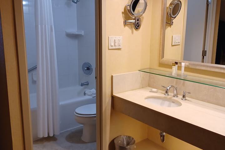 Room 12 of 34