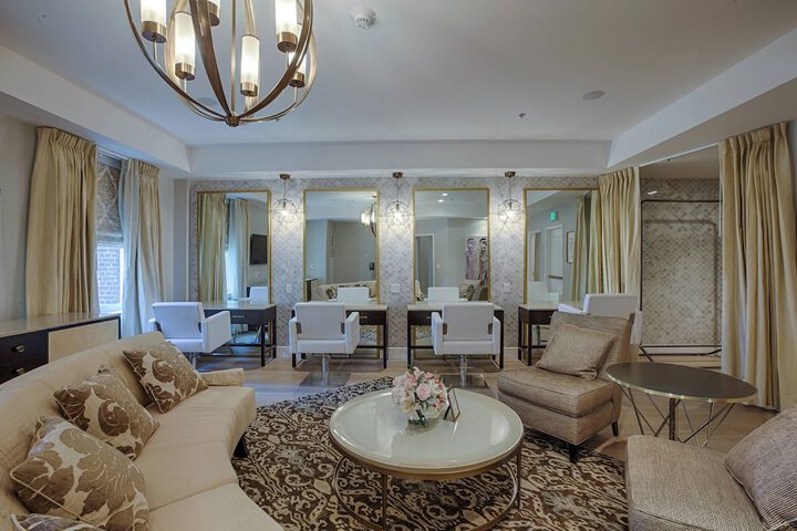 Ballroom/Hall 92 of 102