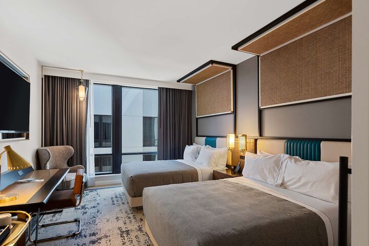 Room 51 of 69