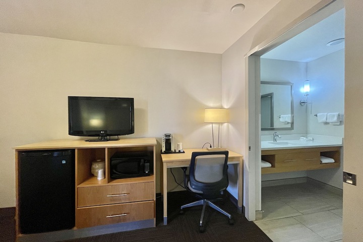 Room 19 of 28