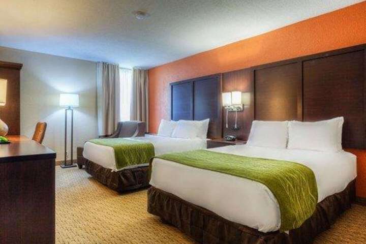Comfort Inn & Suites Evansville Airport