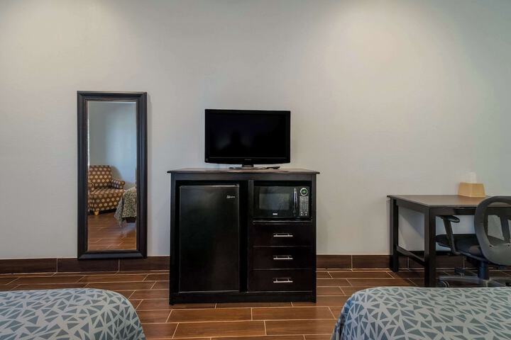 Room 35 of 46