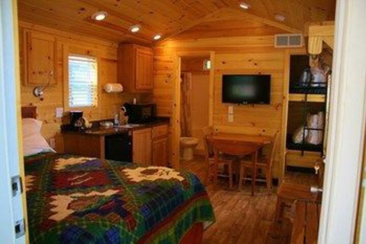 Kansas City East Oak Grove KOA