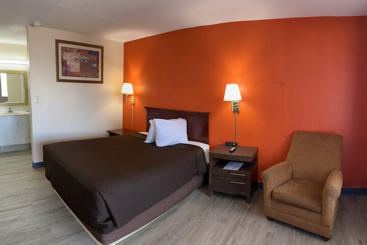 Room 5 of 7