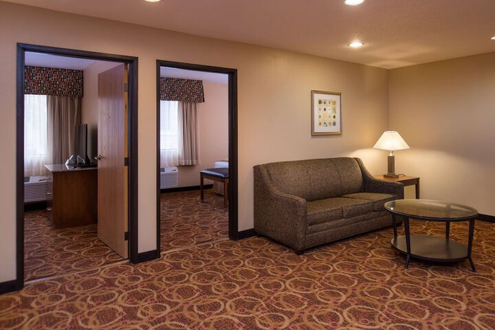 Best Western Ambassador Inn & Suites