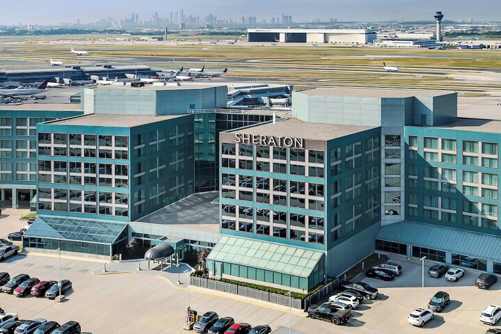 Sheraton Gateway Hotel in Toronto International Airport