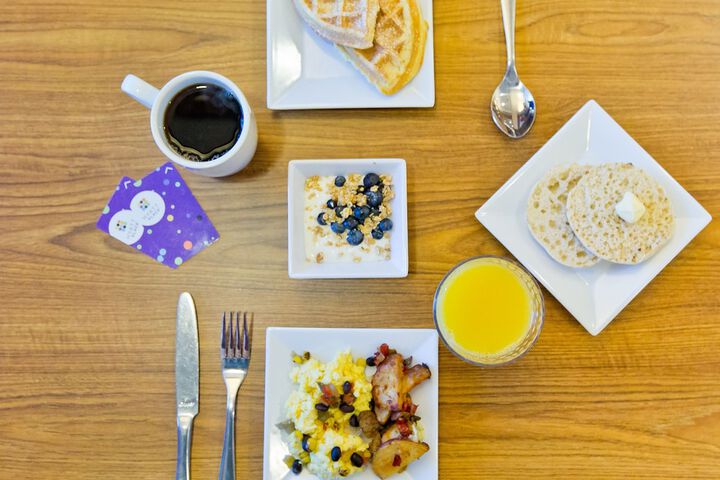Breakfast/Coffee Service 32 of 46