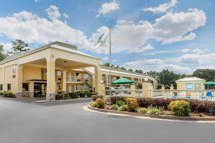 Quality Inn McComb