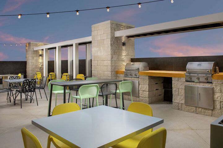 Terrace/Patio 33 of 34