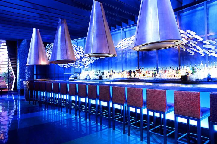 Lounge 118 of 162