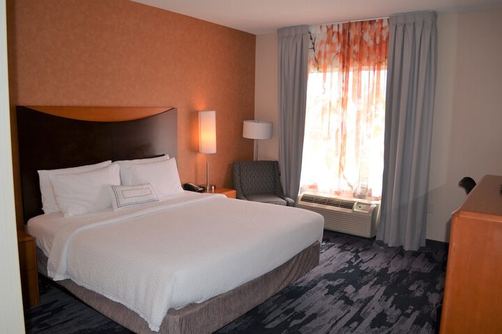 Room 17 of 27