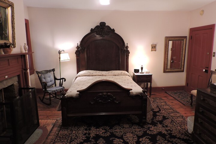 Room 6 of 11
