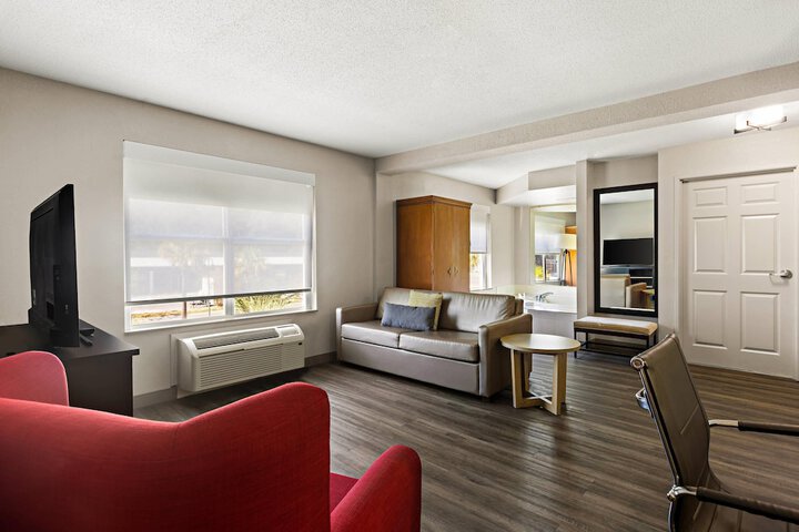Country Inn & Suites by Radisson Hinesville, GA