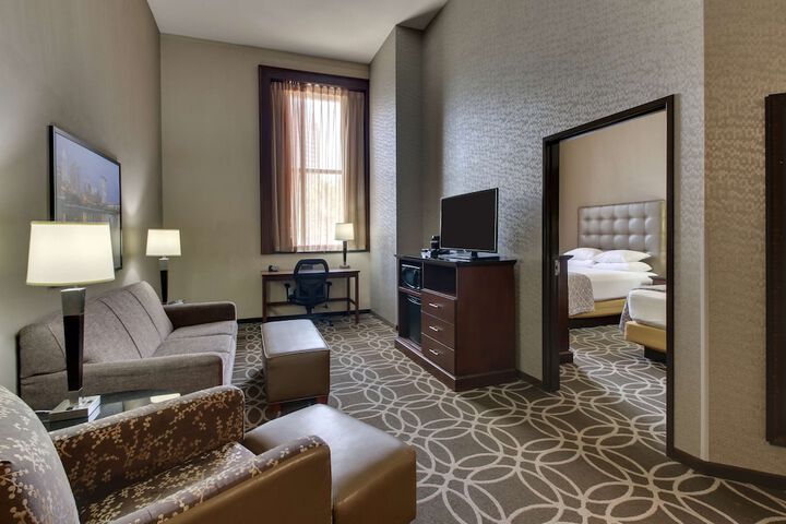 Room 32 of 78