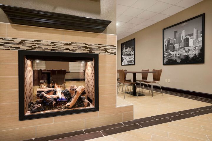 Super 8 by Wyndham Hershey Chocolate Avenue