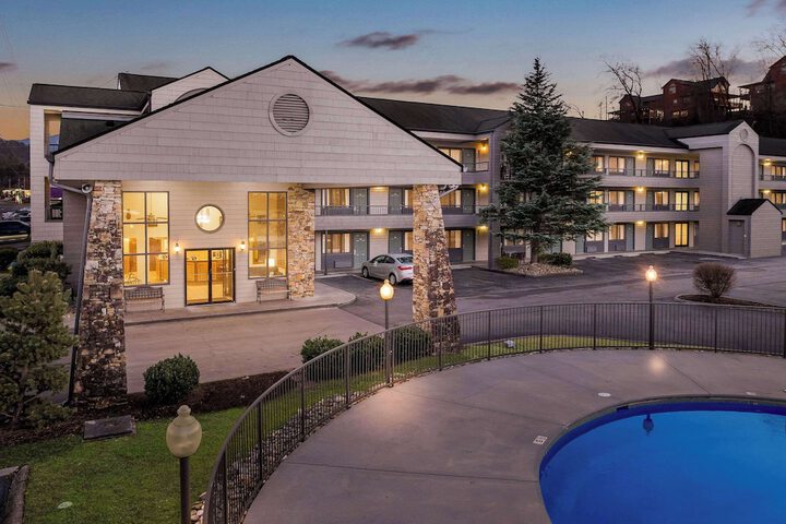 Hotel 6 of 55