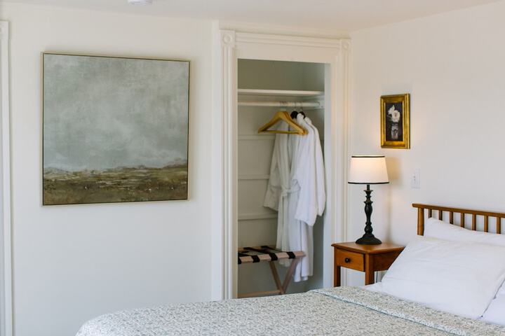 Admirals Quarters Inn