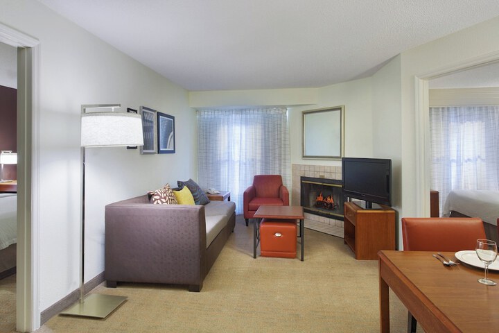 Room 27 of 45