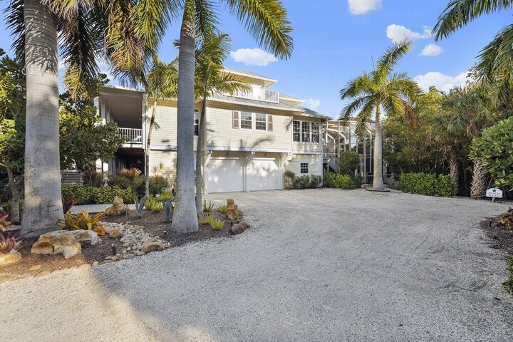 The Palm and Shell Captiva Island Private Luxury Home With Pool hot tub and Beach Access