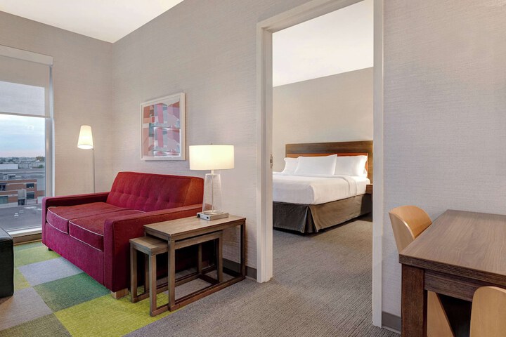 Room 42 of 62