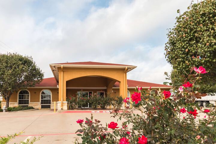 Motel 6 Alvarado TX