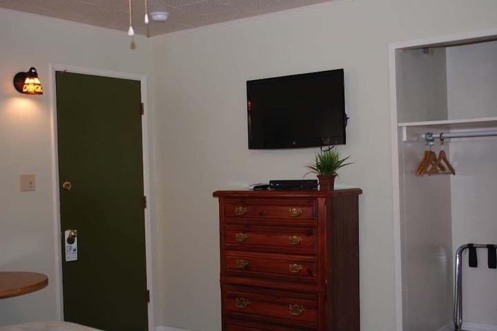 Room 32 of 105
