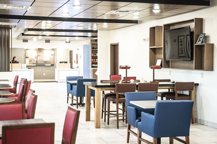 Holiday Inn Express & Suites Sedalia by IHG