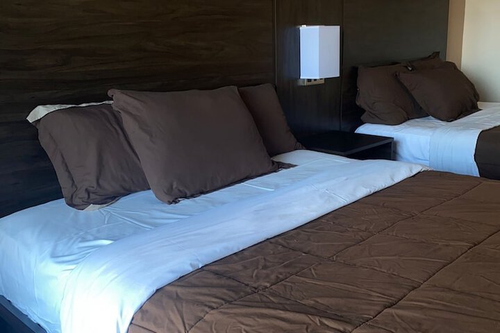Room 25 of 39