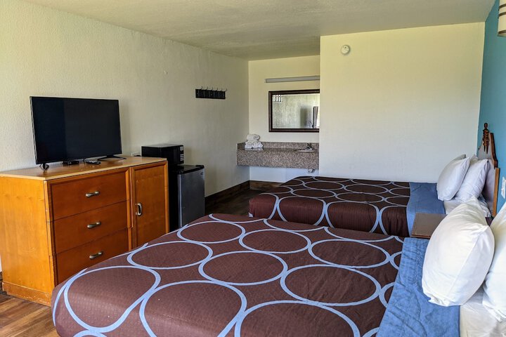 Room 15 of 20