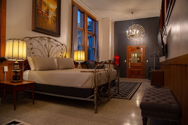 Room 81 of 185