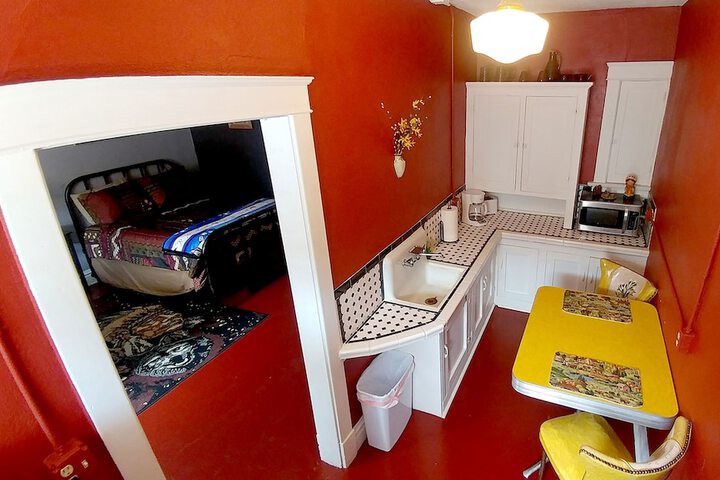 Room 18 of 101