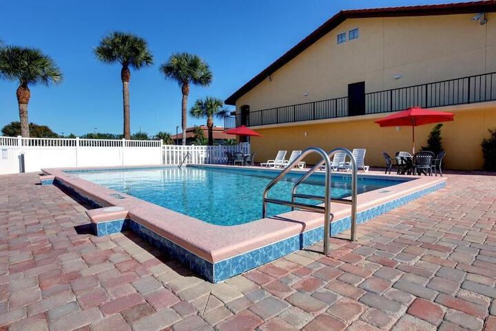 Pool 4 of 20