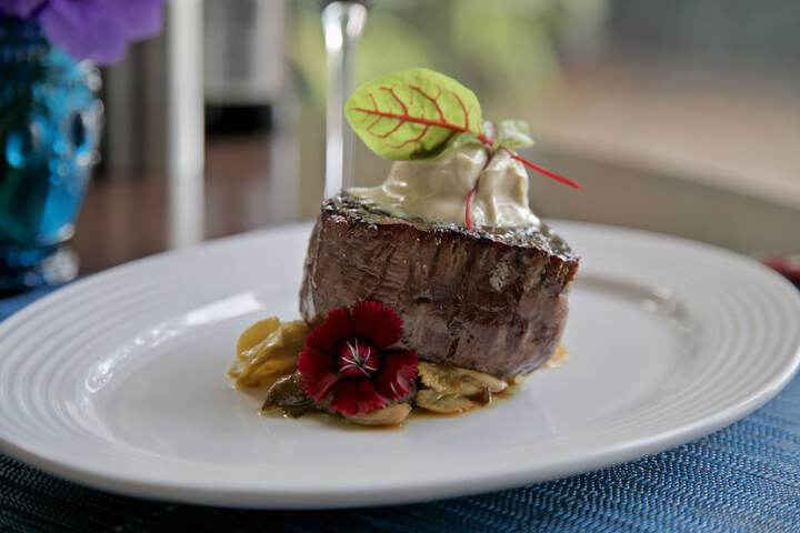Dining 21 of 39