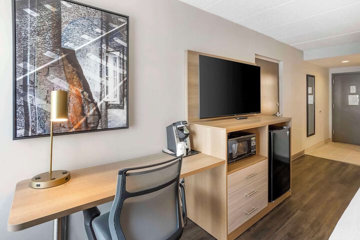 Best Western Plus Heritage Rail-South York / I-83