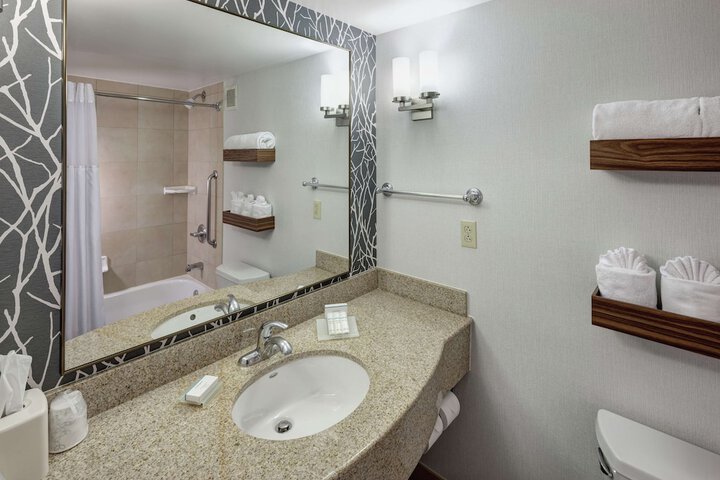 Hilton Garden Inn Naperville / Warrenville