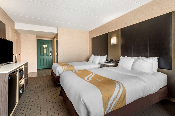 Room 17 of 40