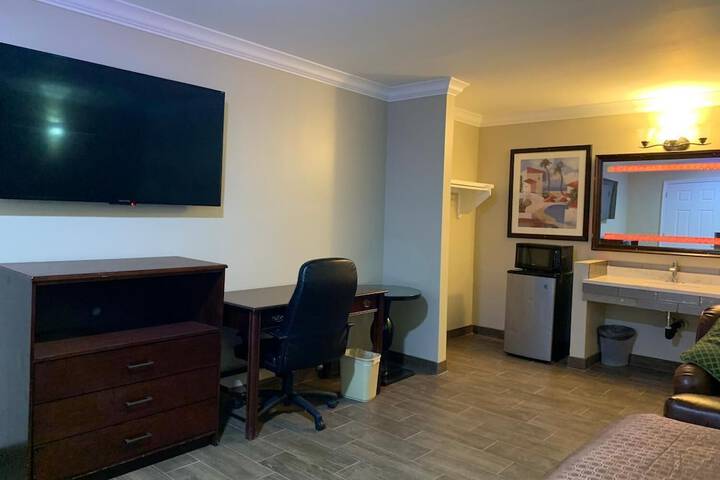 Room 25 of 36