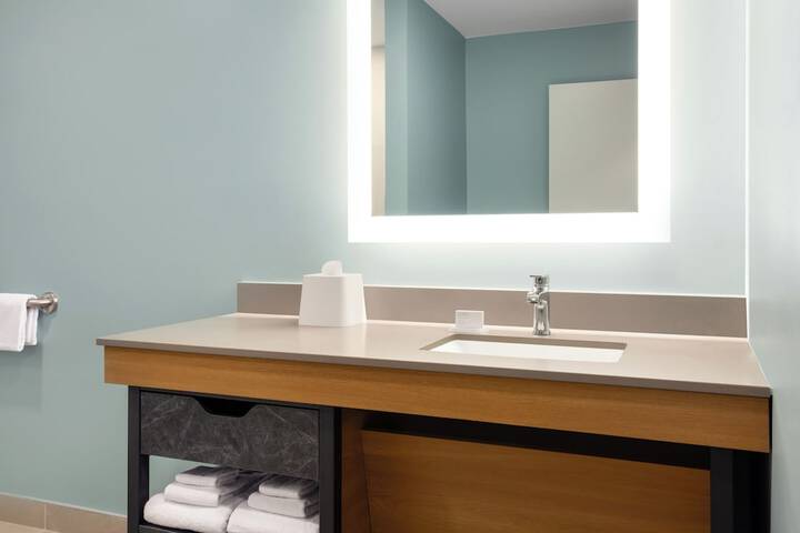 LivSmart Studios by Hilton Kokomo