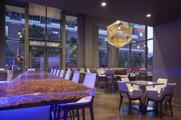 Lounge 18 of 22
