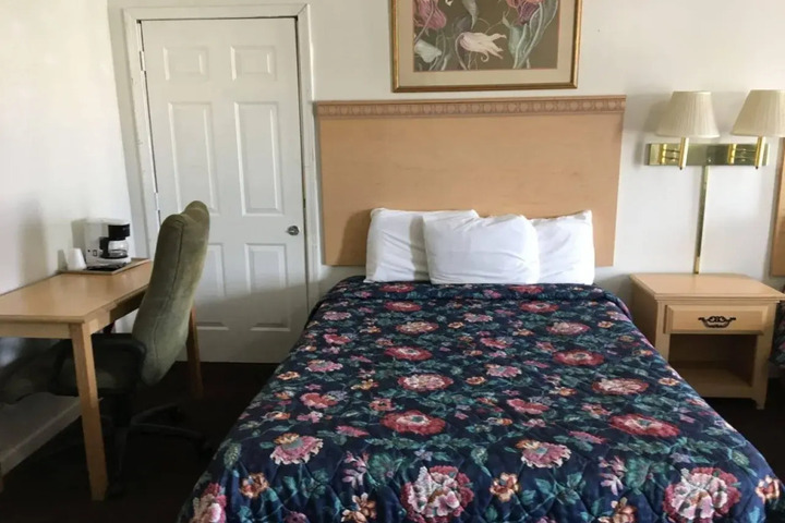 FAIRWAY INN
