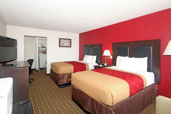 Americas Best Value Inn Pilot Mountain