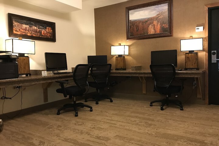 Business Center 30 of 39