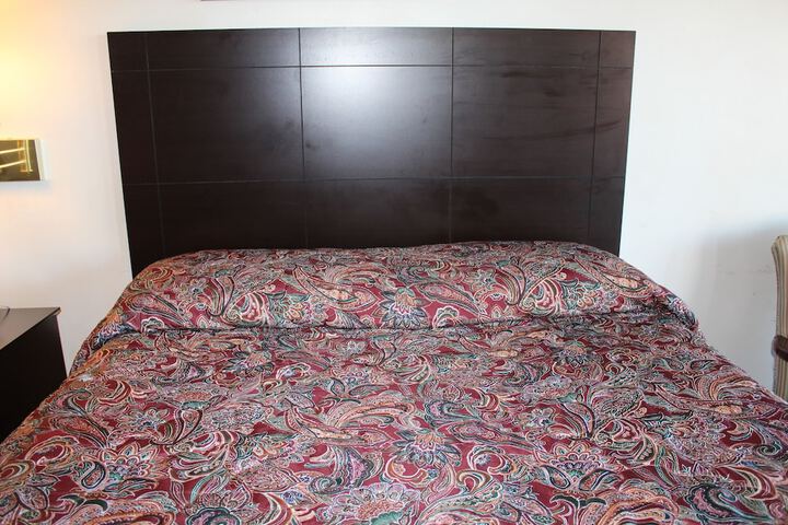 Room 7 of 37