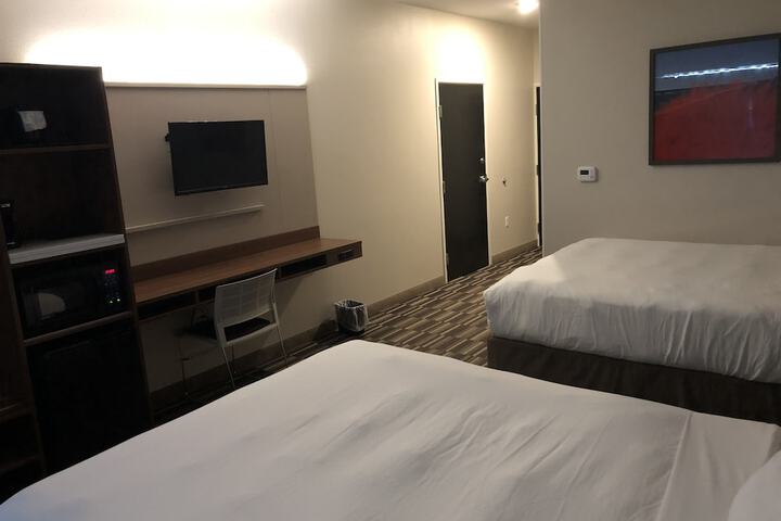 Room 13 of 37