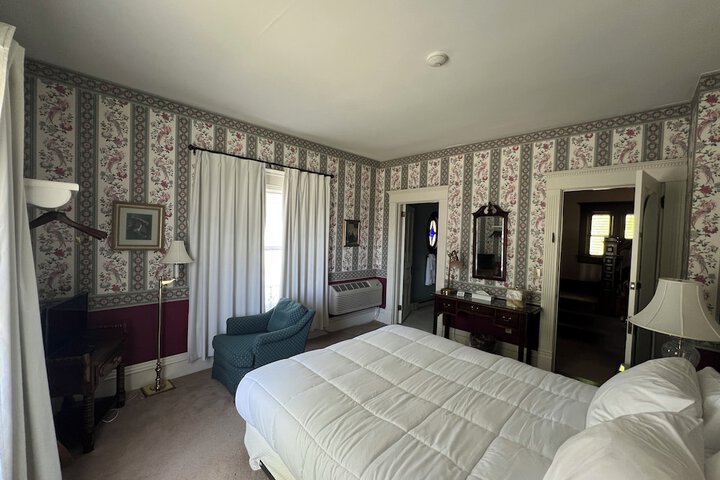 Strawtown Inn & Events